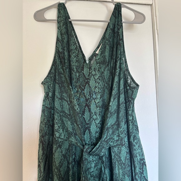 NWT Ava & Viv Green Black Tie-Front Snake Print Jumpsuit Size 2X - Picture 7 of 8